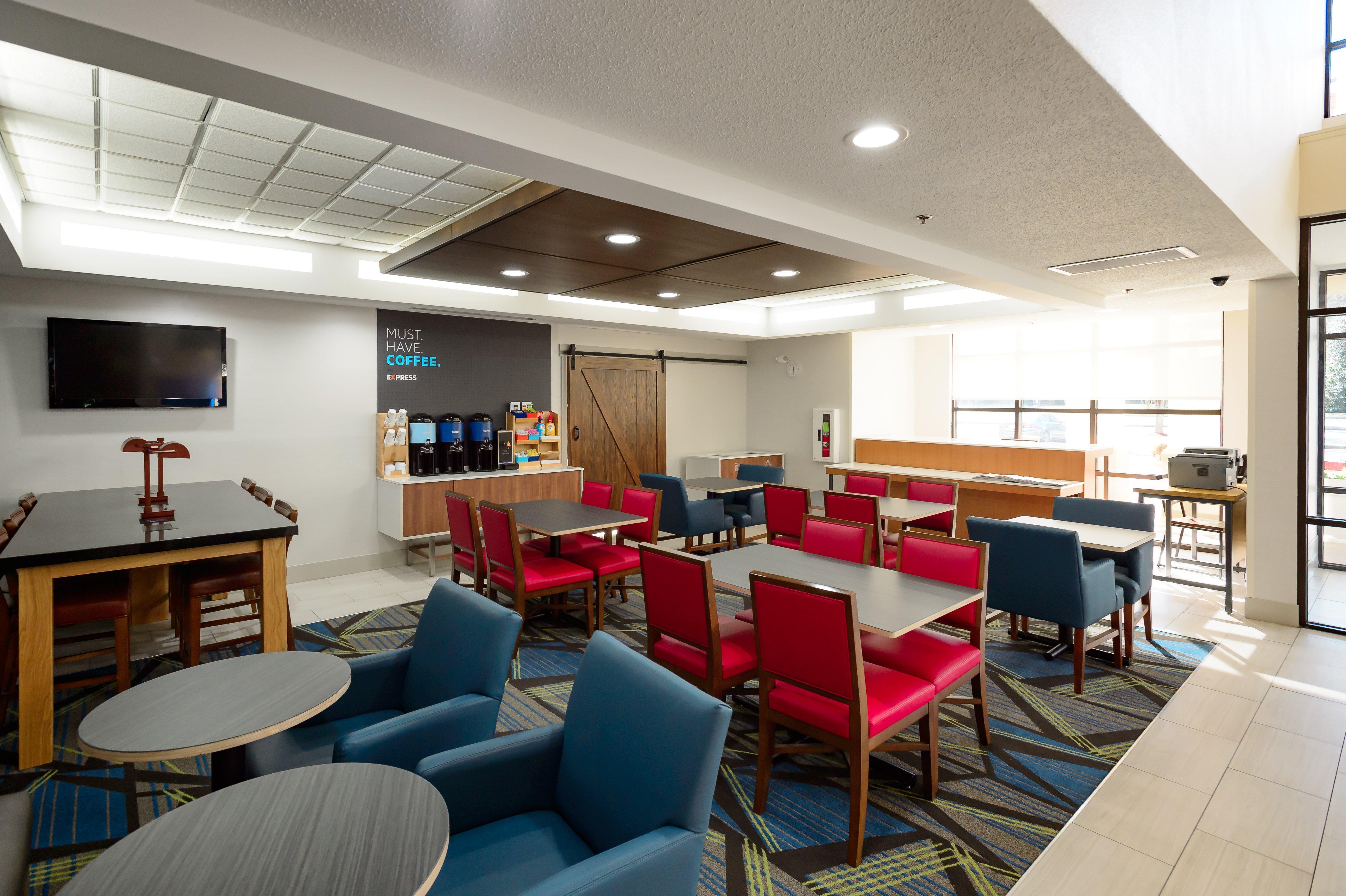 Holiday Inn Express Hillsborough-Durham Area By Ihg Exterior photo