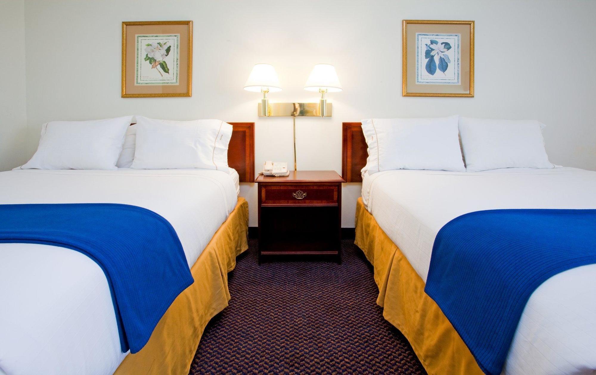 Holiday Inn Express Hillsborough-Durham Area By Ihg Room photo