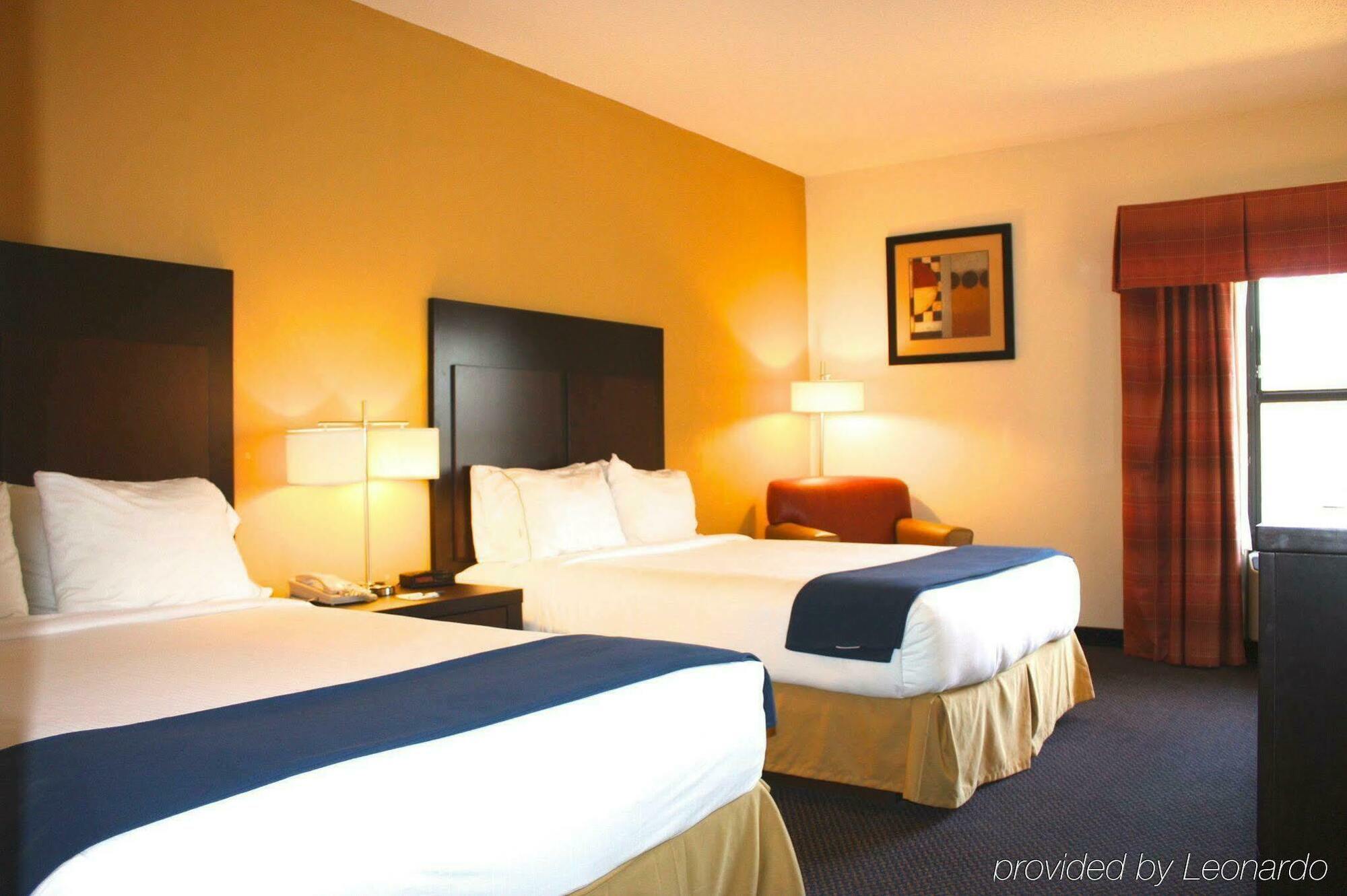 Holiday Inn Express Hillsborough-Durham Area By Ihg Exterior photo