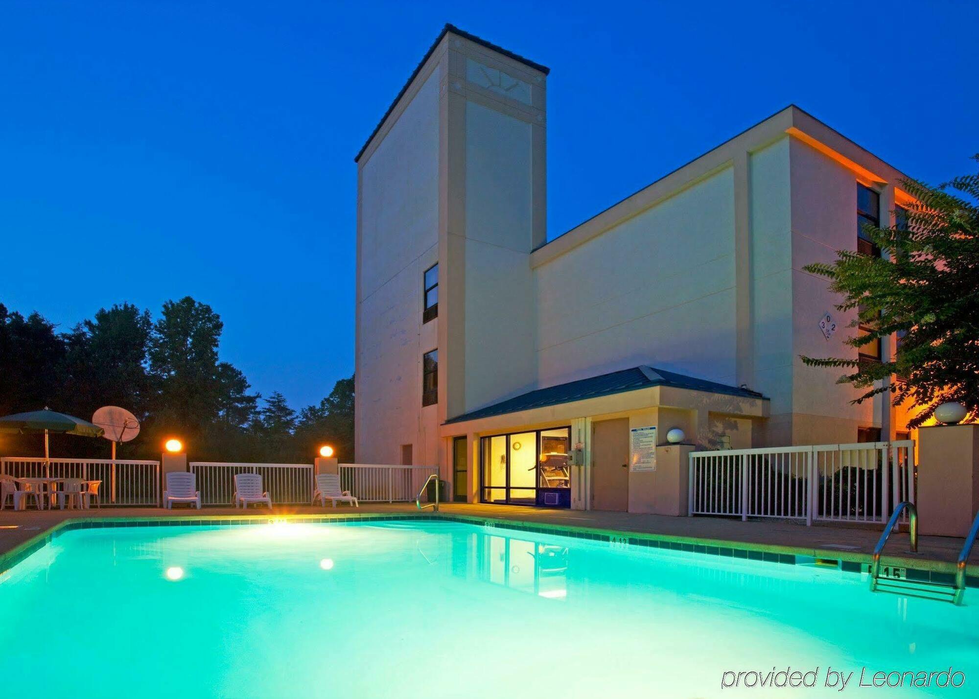 Holiday Inn Express Hillsborough-Durham Area By Ihg Exterior photo