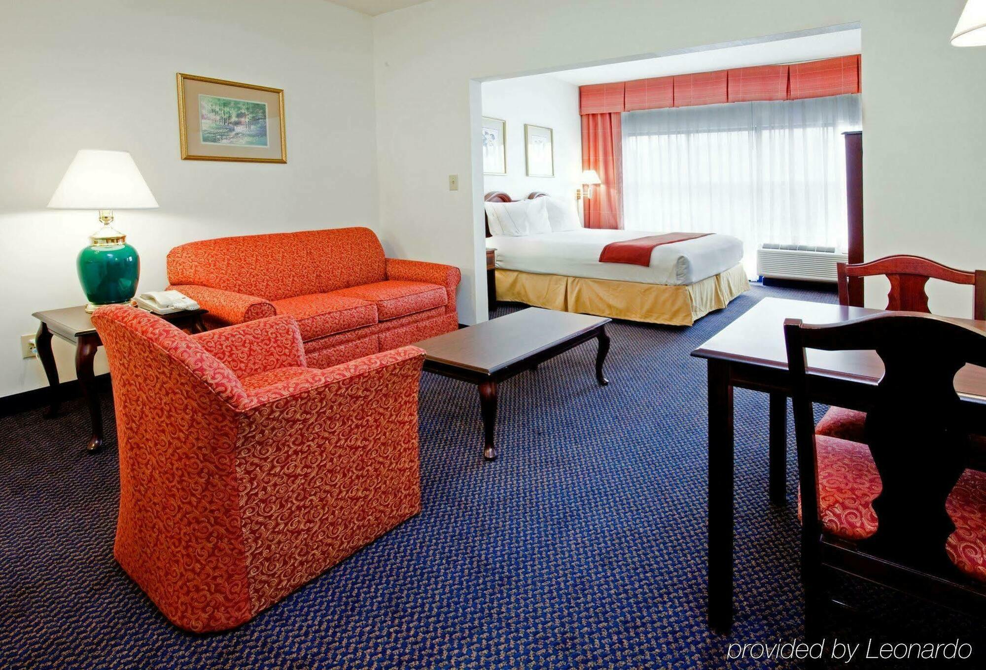 Holiday Inn Express Hillsborough-Durham Area By Ihg Exterior photo